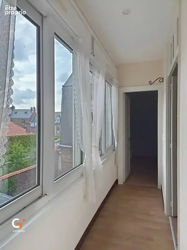 Centre Ville, Quartier Palais de Justice : Appartement F4 de caractère avec belle hauteur sous plafond - photo 10