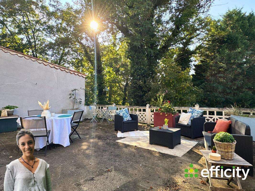 Appartement à SURY-LE-COMTAL