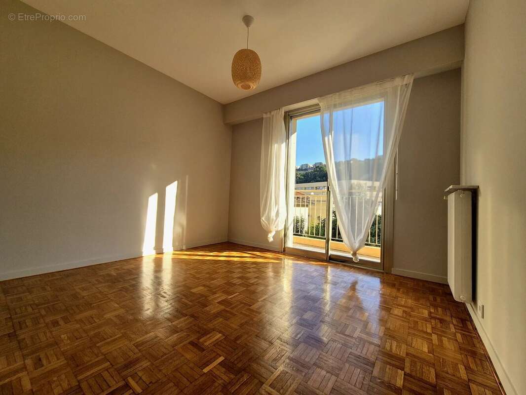 Nice saint sylvestre - 4 pièces - 35m² terrasse - garage - rénové - photo 11