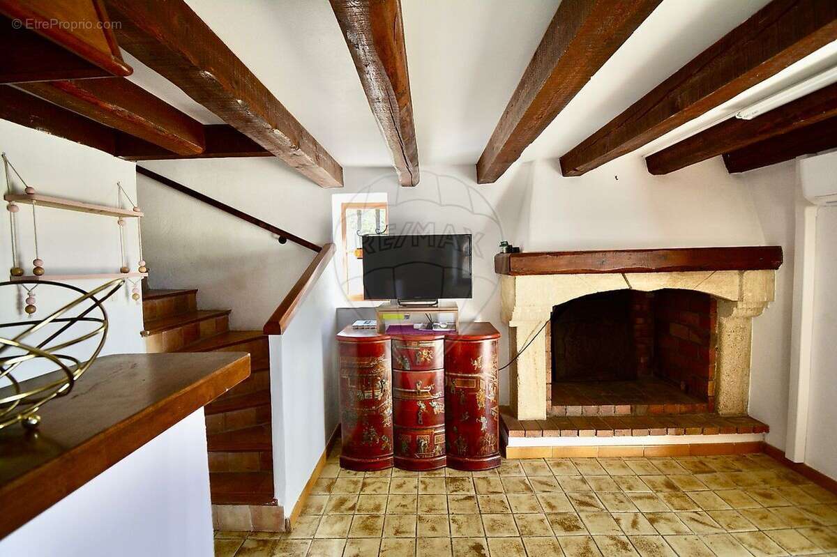 Maison à LE MUY