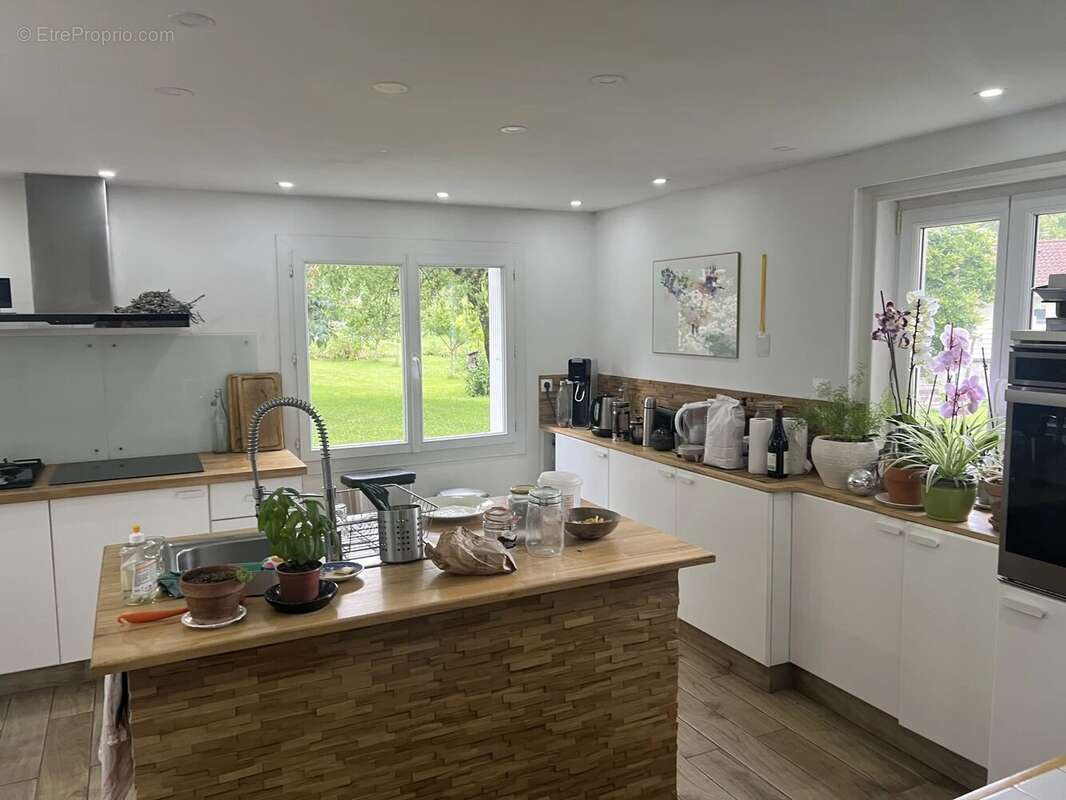 Maison à CHEVRIERES