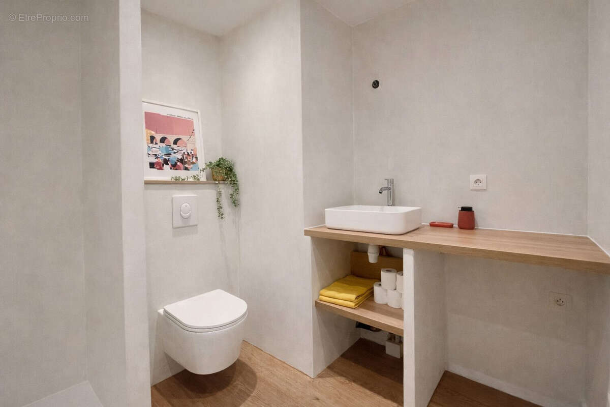 Salle d'eau vue 2 - Appartement à MONTPELLIER