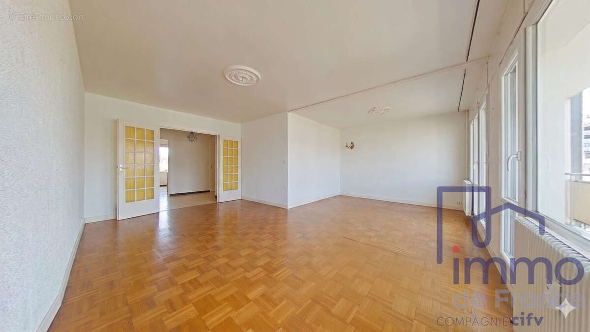 Appartement à SAINT-ETIENNE