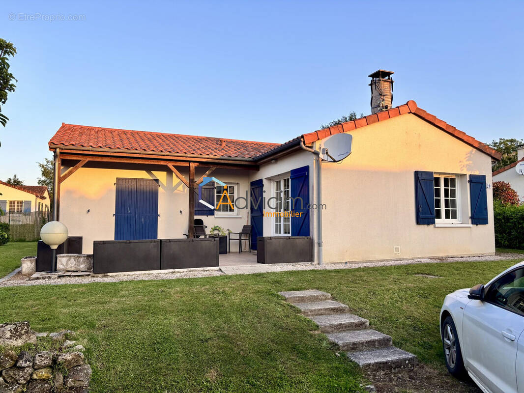 Maison à VASLES