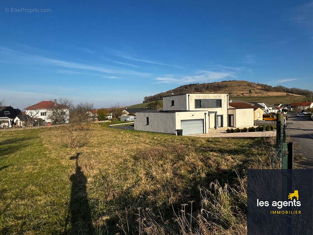 Terrain à PAGNEY-DERRIERE-BARINE