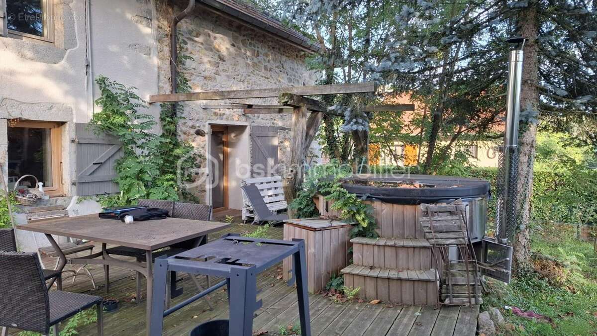 Maison à SAINT-PIERRE-DE-CURTILLE