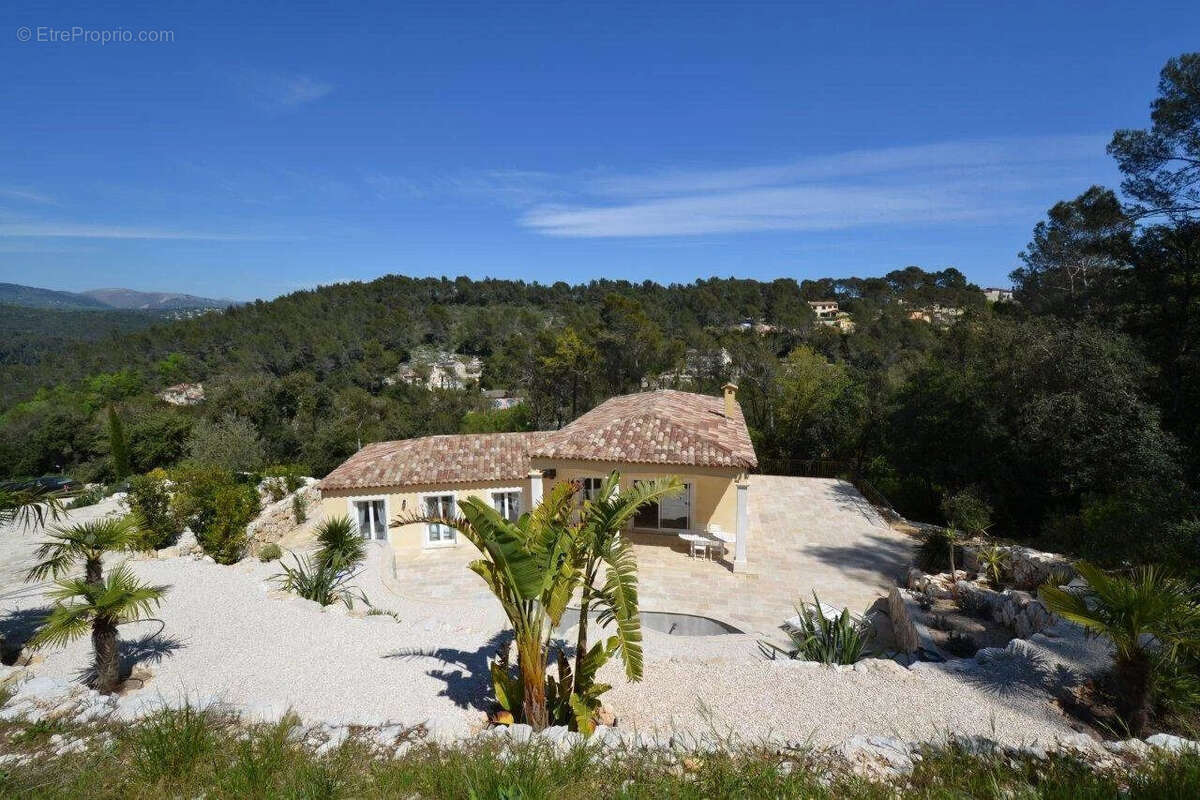 Maison à ROQUEFORT-LES-PINS