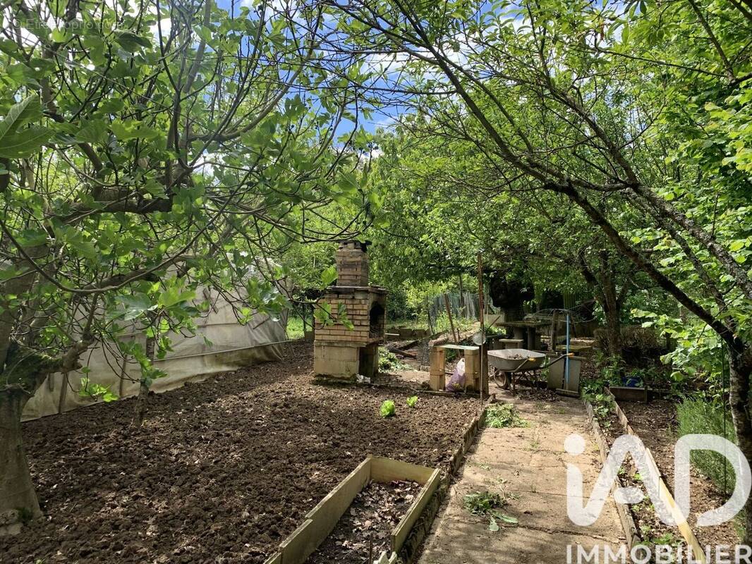 Photo 1 - Maison à VILLENEUVE-LA-GUYARD