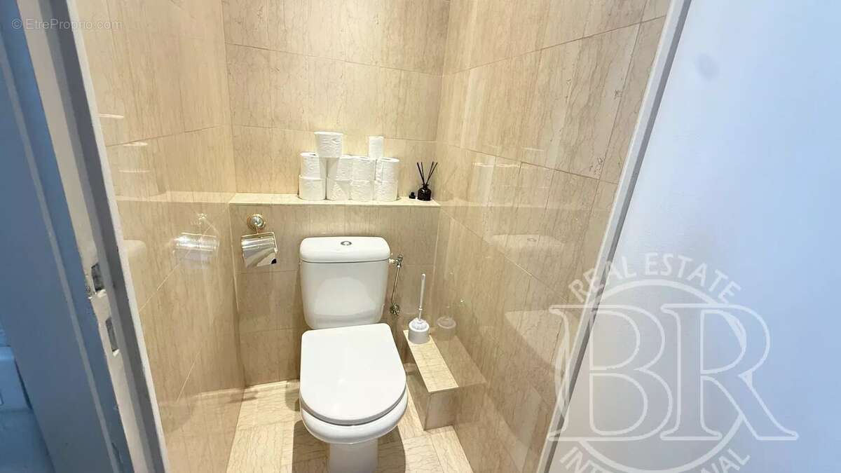 Appartement à VALLAURIS