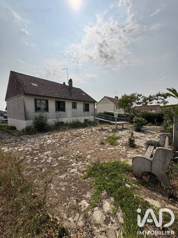 Photo 1 - Maison à REUILLY