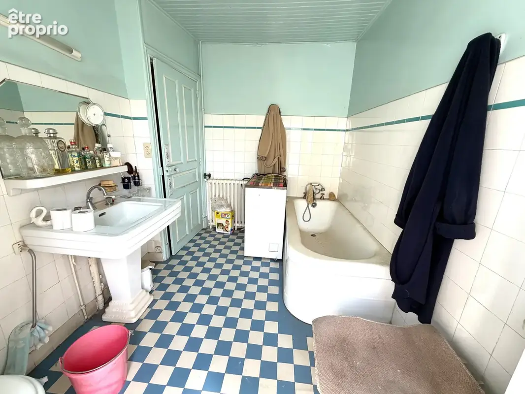Marcenat centre  Jolie maison de 118 m2 avec 15 427 m2 de terrains au cœur du Cézallier - photo 9