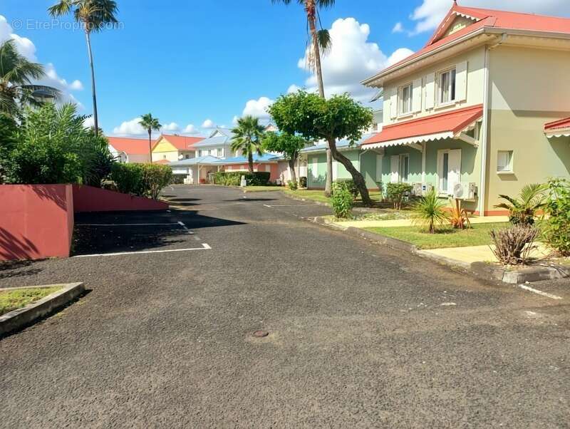 Appartement à LE MOULE