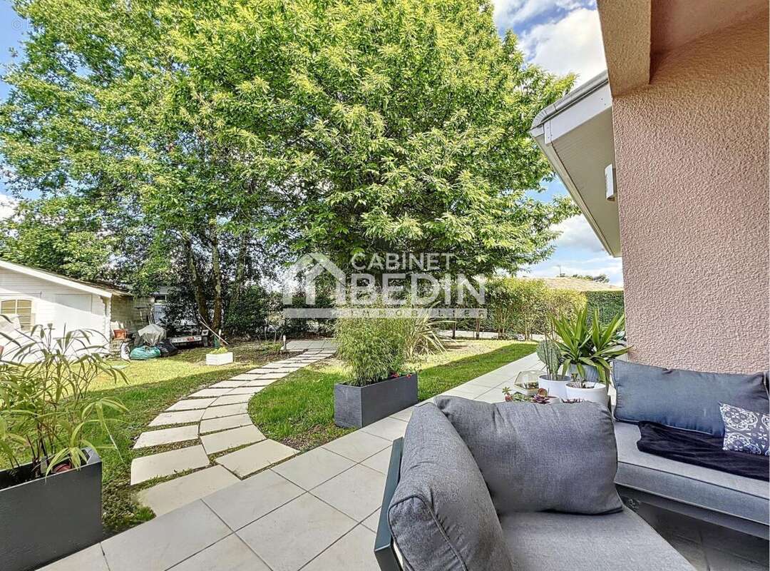 Maison à SAINT-MEDARD-D'EYRANS