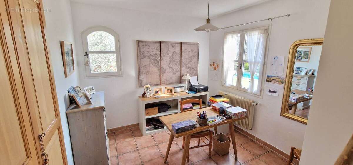 Autre à ROQUEBRUNE-SUR-ARGENS