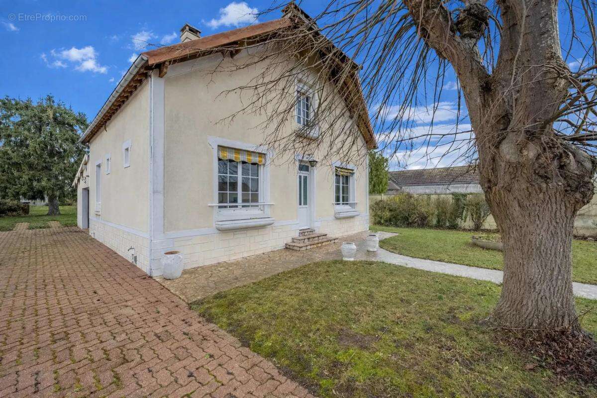 Maison à LA COUTURE-BOUSSEY