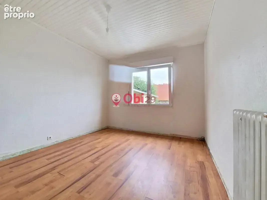 De beaux volumes et un fort potentiel au cœur de Saint-Goazec – 5 chambres - photo 8