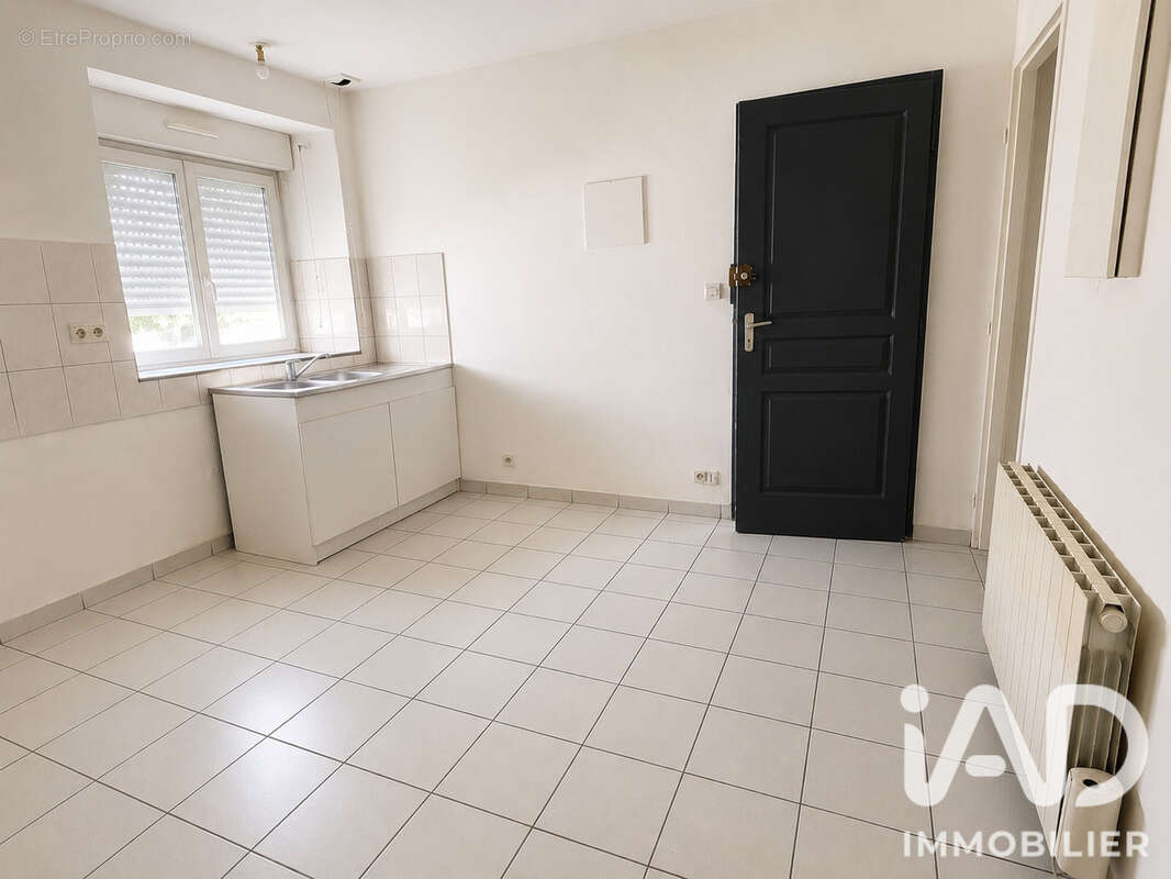 Appartement 220 m² à Saint-Nicolas-De-Redon  - photo 5
