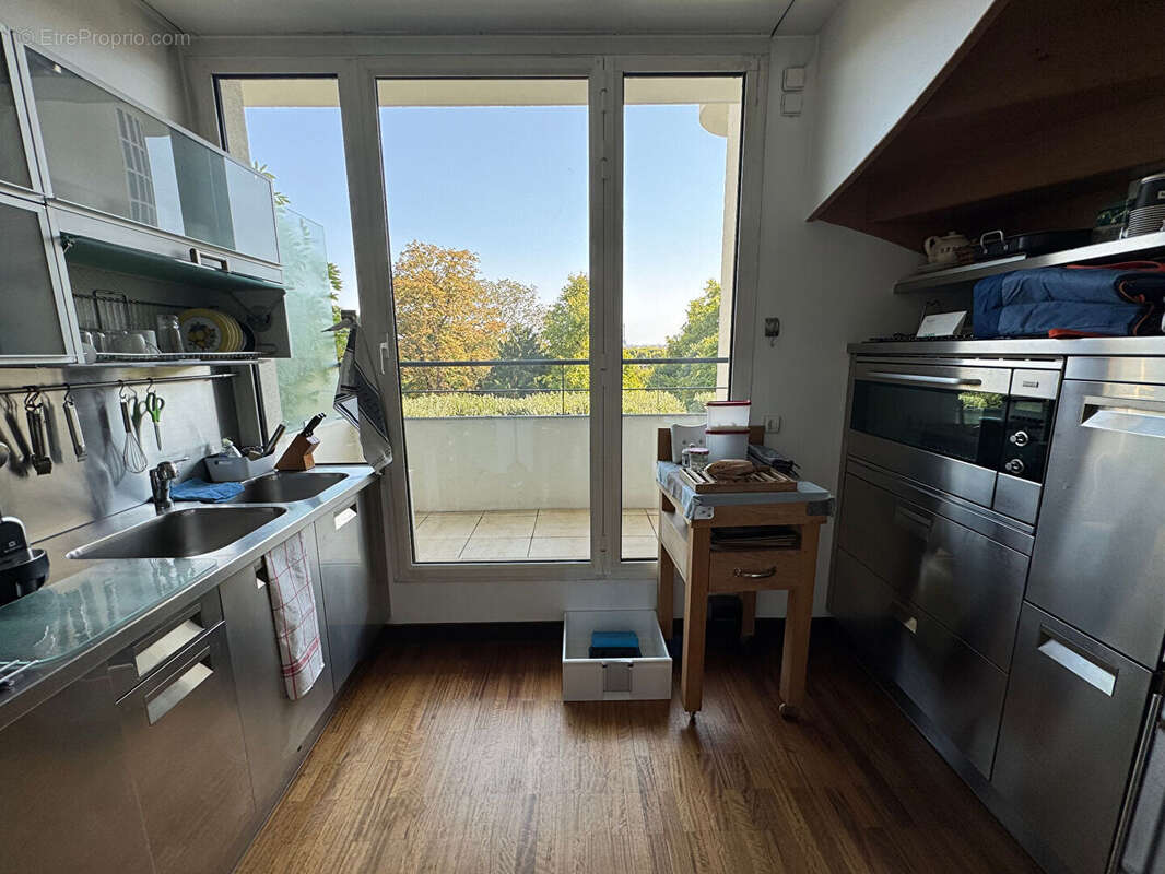 Appartement à COURBEVOIE