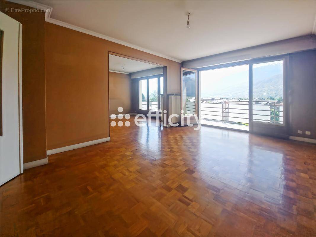 Appartement à MARIGNIER