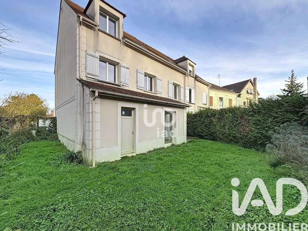 Photo 2 - Maison à MORAINVILLIERS