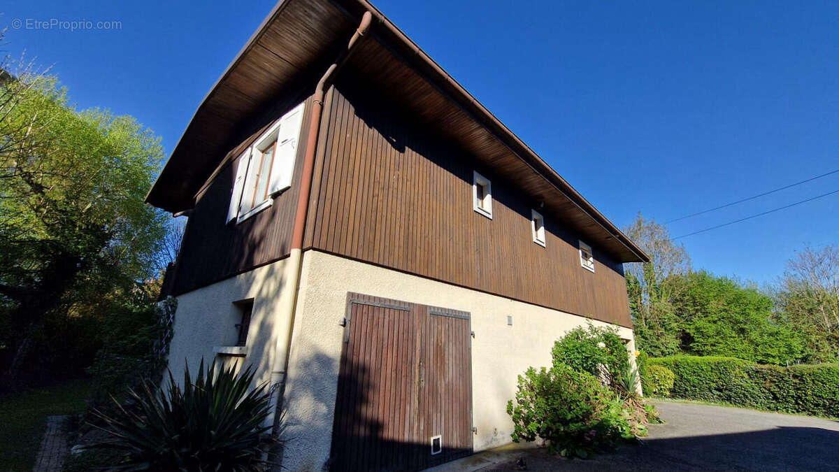 Maison à CHALLES-LES-EAUX