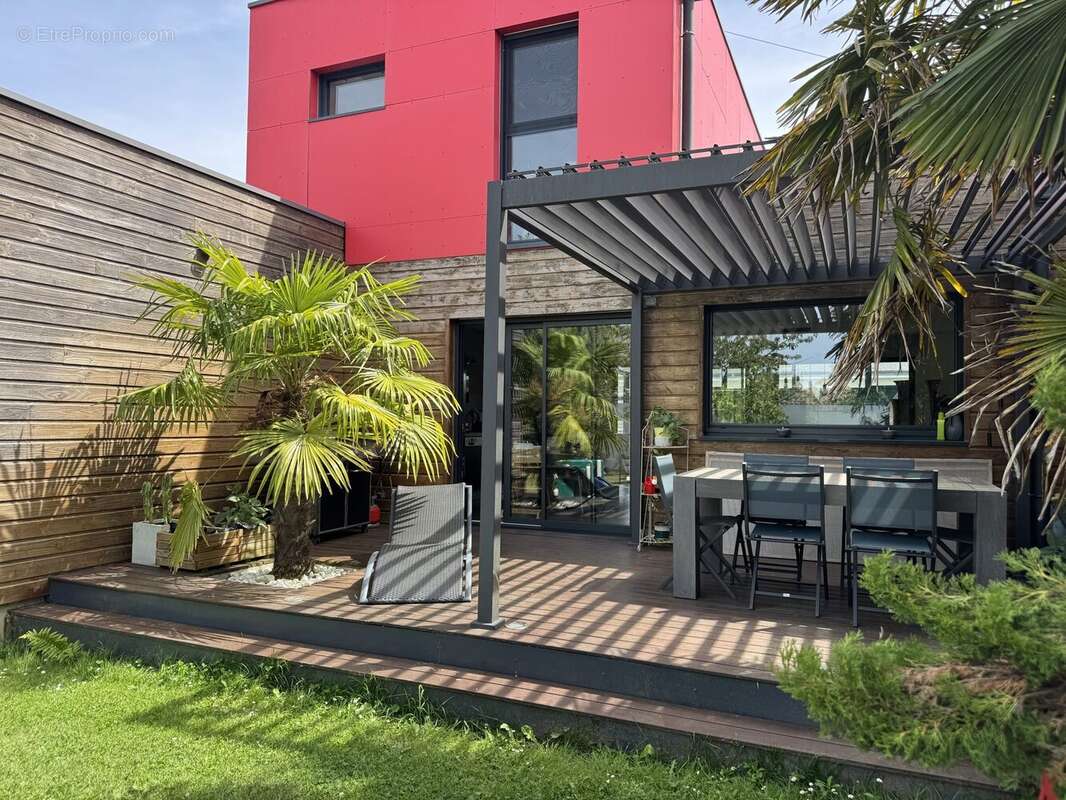 Maison 124 m² à Saint-Sebastien-Sur-Loire  - photo 2