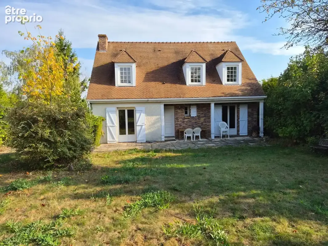 Maison à LES CLAYES-SOUS-BOIS
