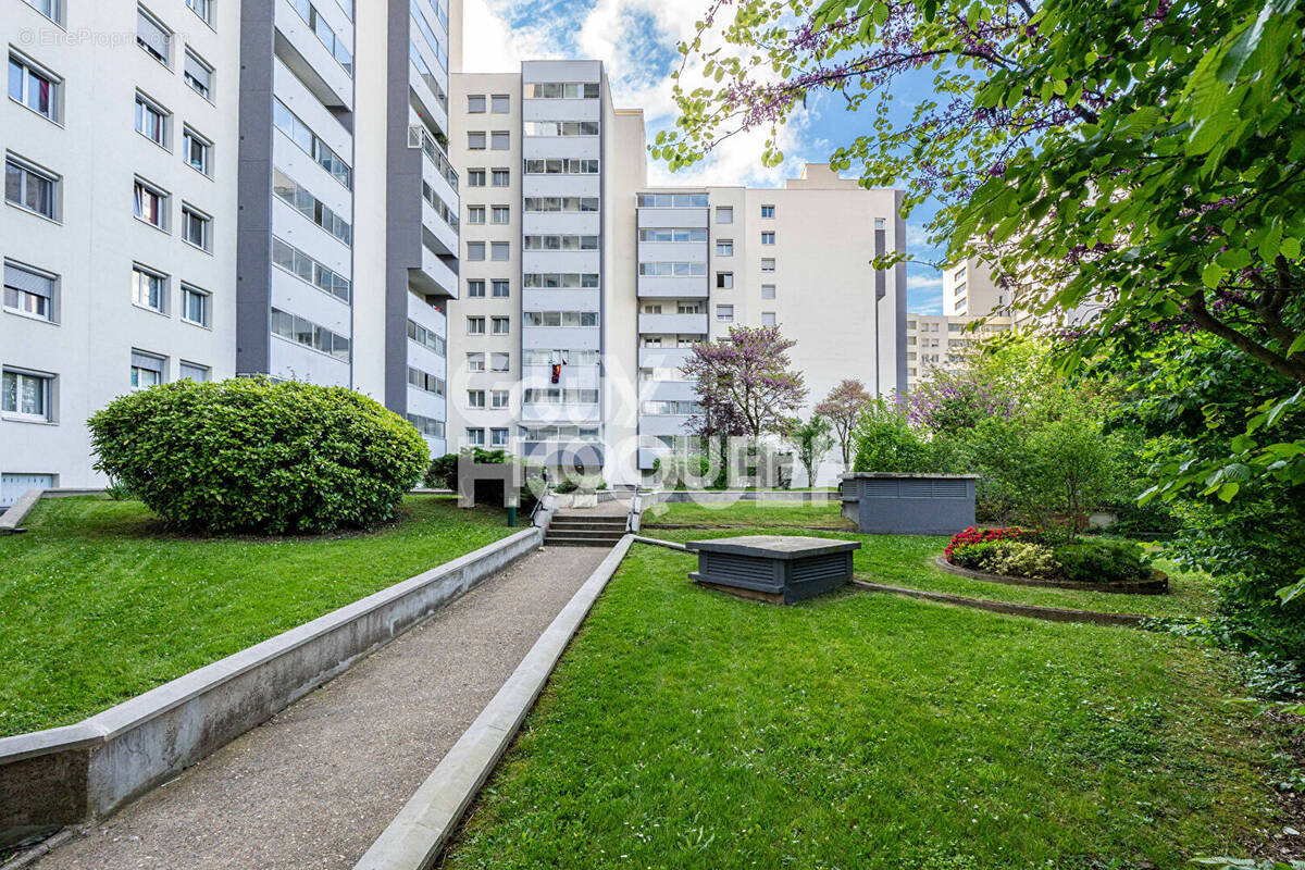 Appartement à GENNEVILLIERS