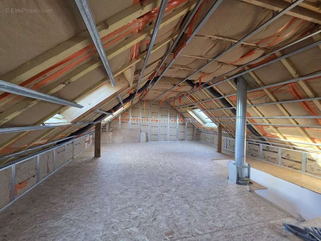 Maison à LOCOAL-MENDON