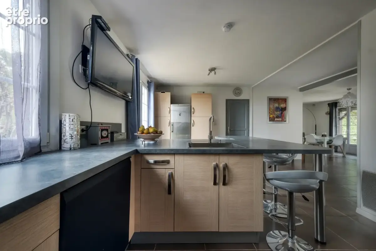 Maison familiale - 7 chambres - 217m2 - 1510m2 de terrain clos - photo 8
