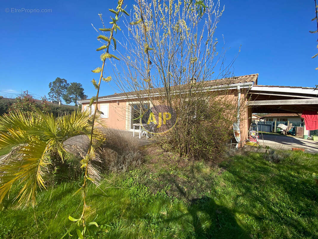 Maison à VENDAYS-MONTALIVET