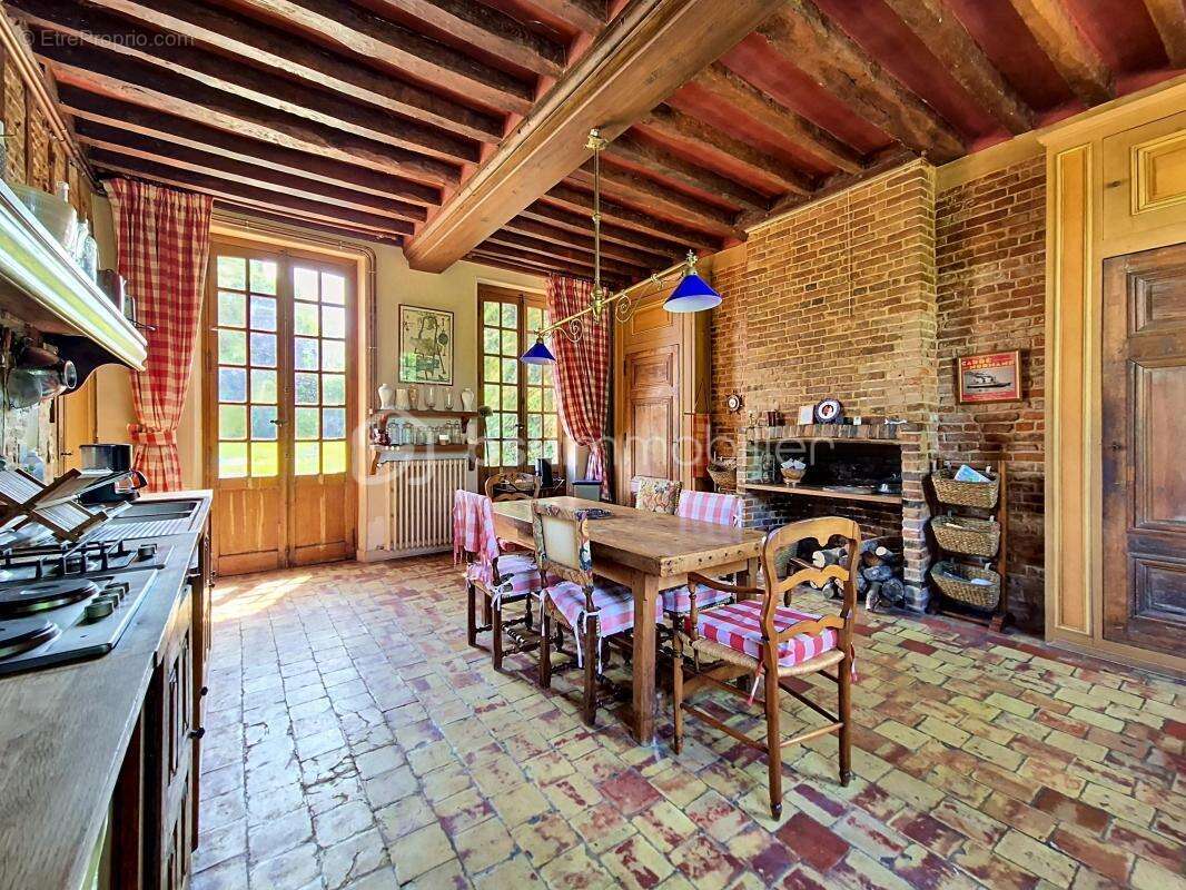 Élégante maison de maître, avec deux maisons d'amis, sur plus de 2Ha de terrain, à 9 kms de Honfleur ! - photo 9