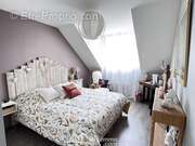 La seconde chambre de 13.93 m² - Maison à LES PONTS-DE-CE