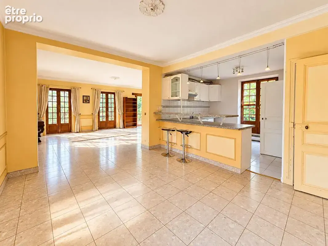 Maison de charme dans quartier priviligié LA CHASSE - photo 2