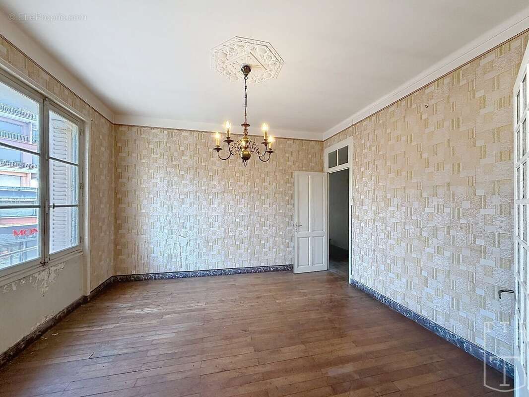 Appartement à AUBENAS