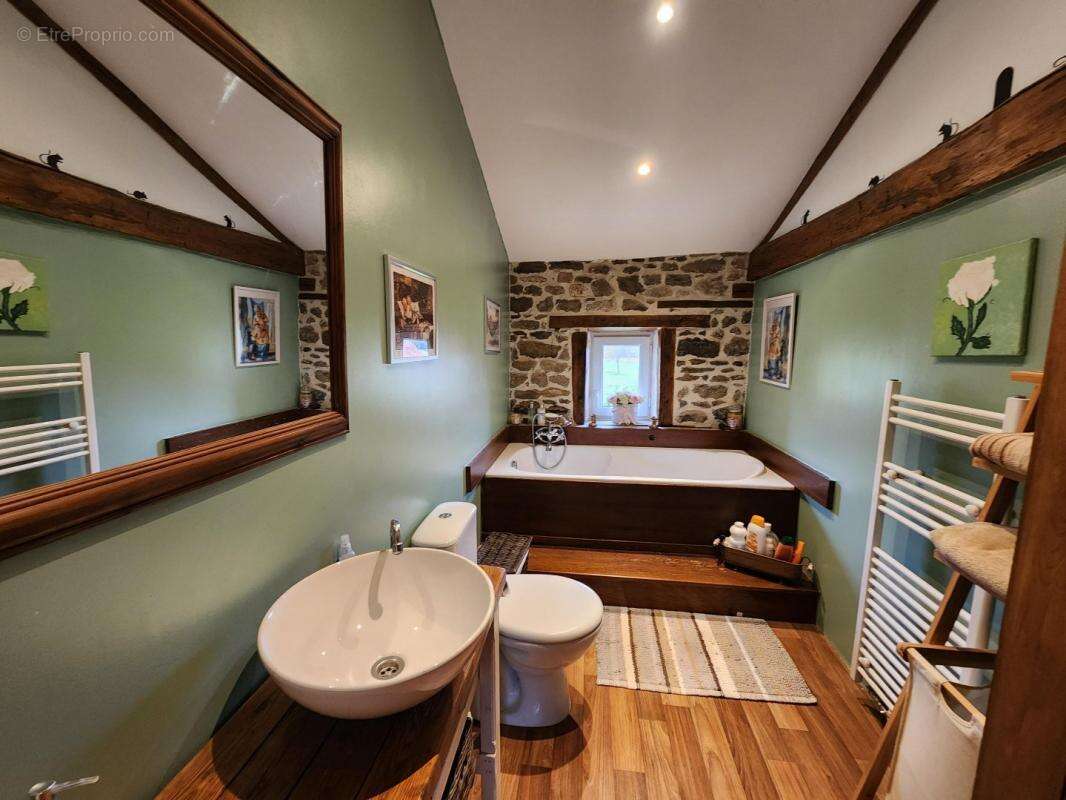 Maison à BUSSIERE-POITEVINE