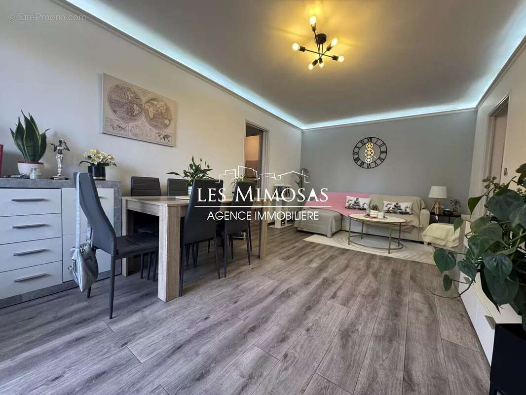 Appartement à FREJUS