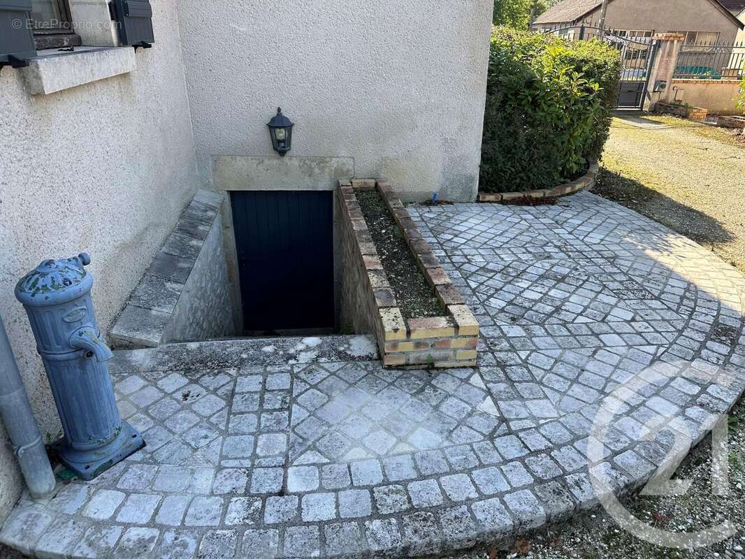 Maison à SUILLY-LA-TOUR