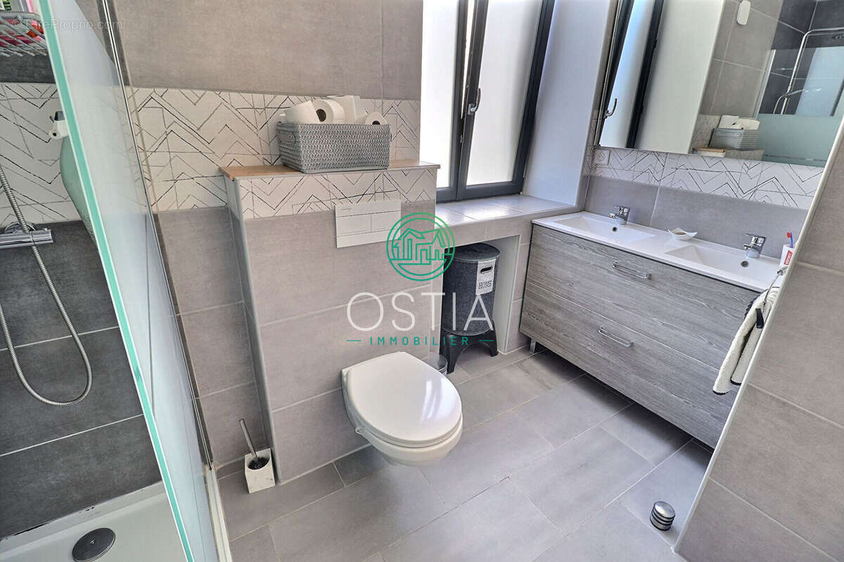 Appartement à GENILAC