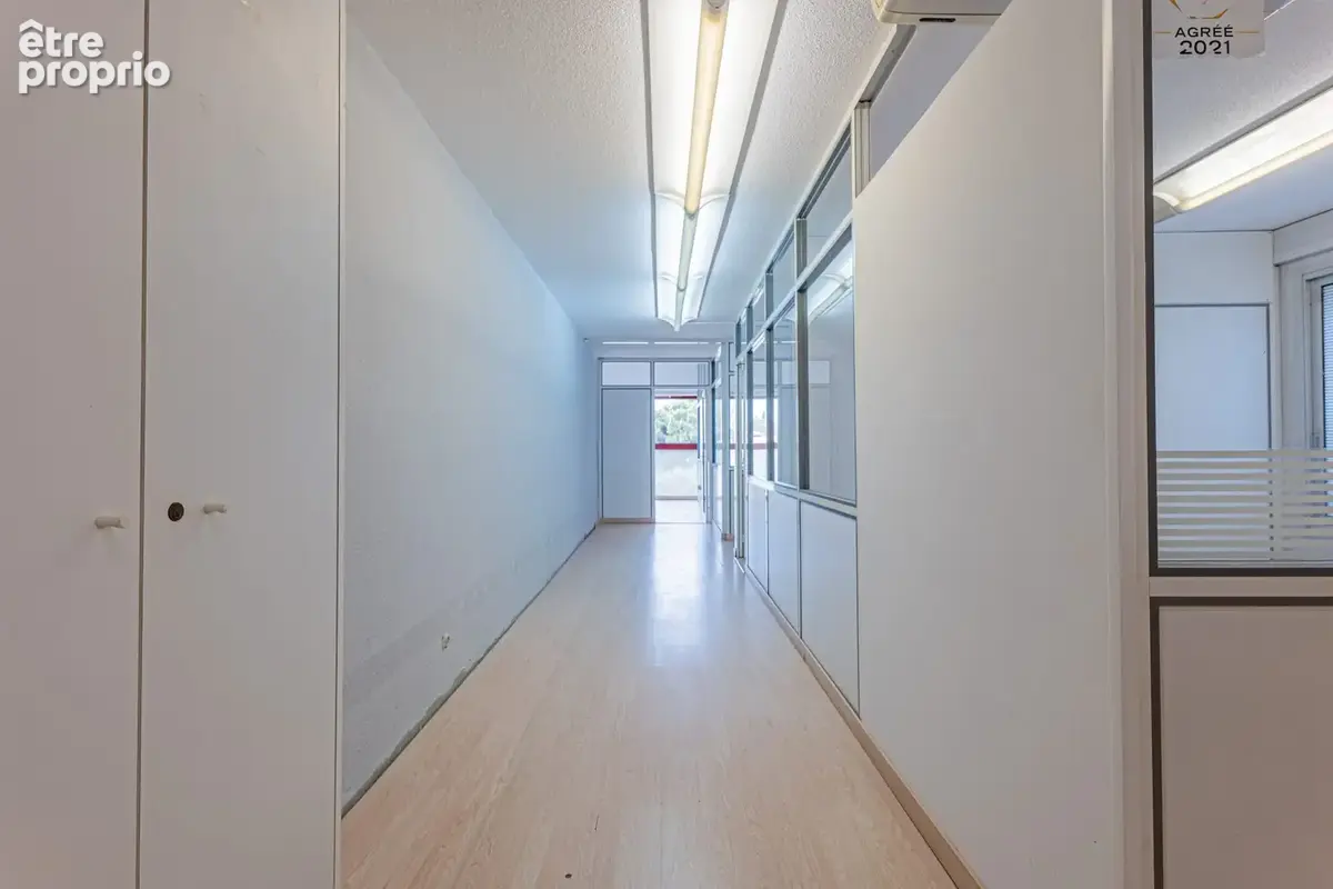 Commerce 150 m² à vendre à Saint-Laurent-Du-Var (06700) - photo 3