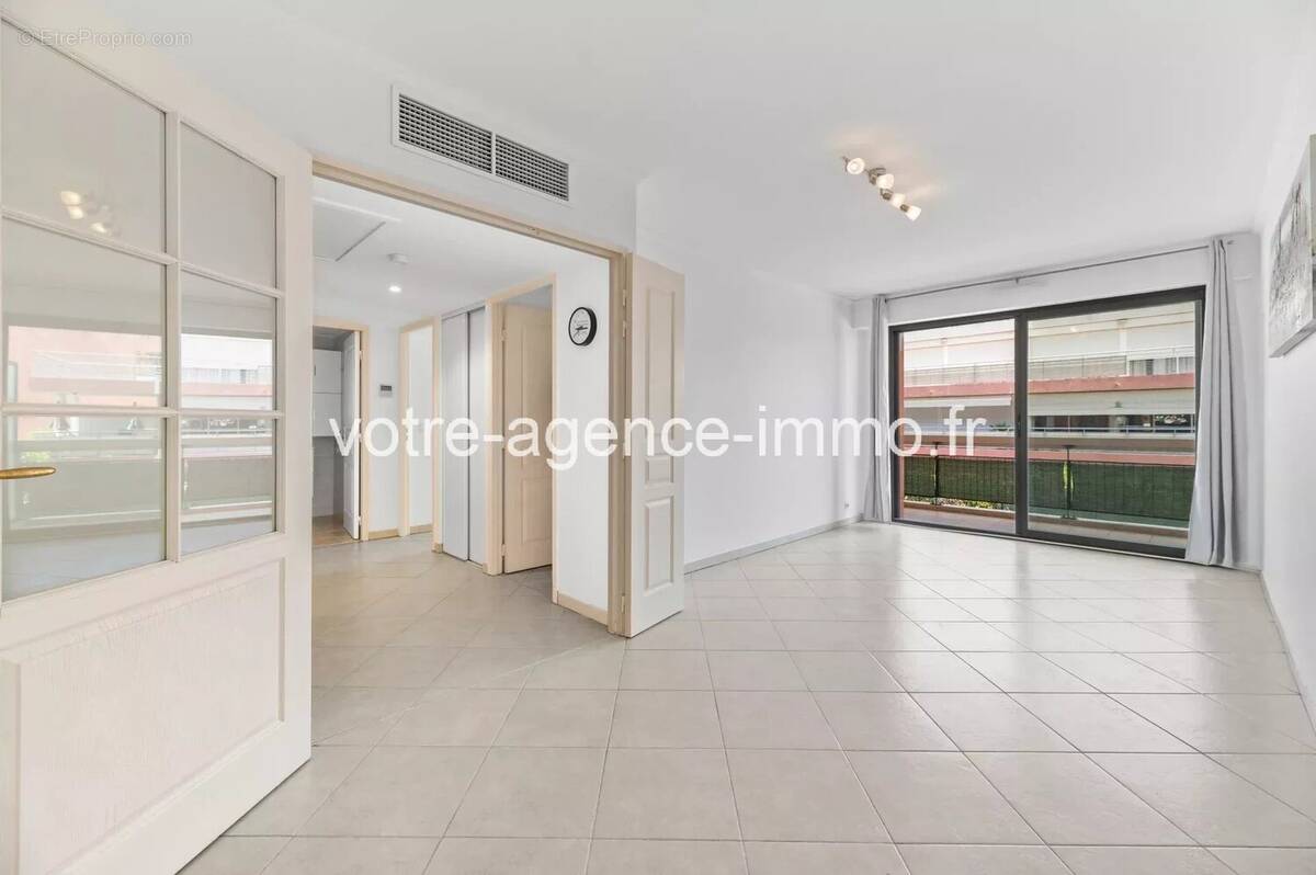 Appartement à VILLENEUVE-LOUBET