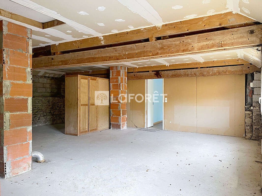 Maison à VEUVEY-SUR-OUCHE