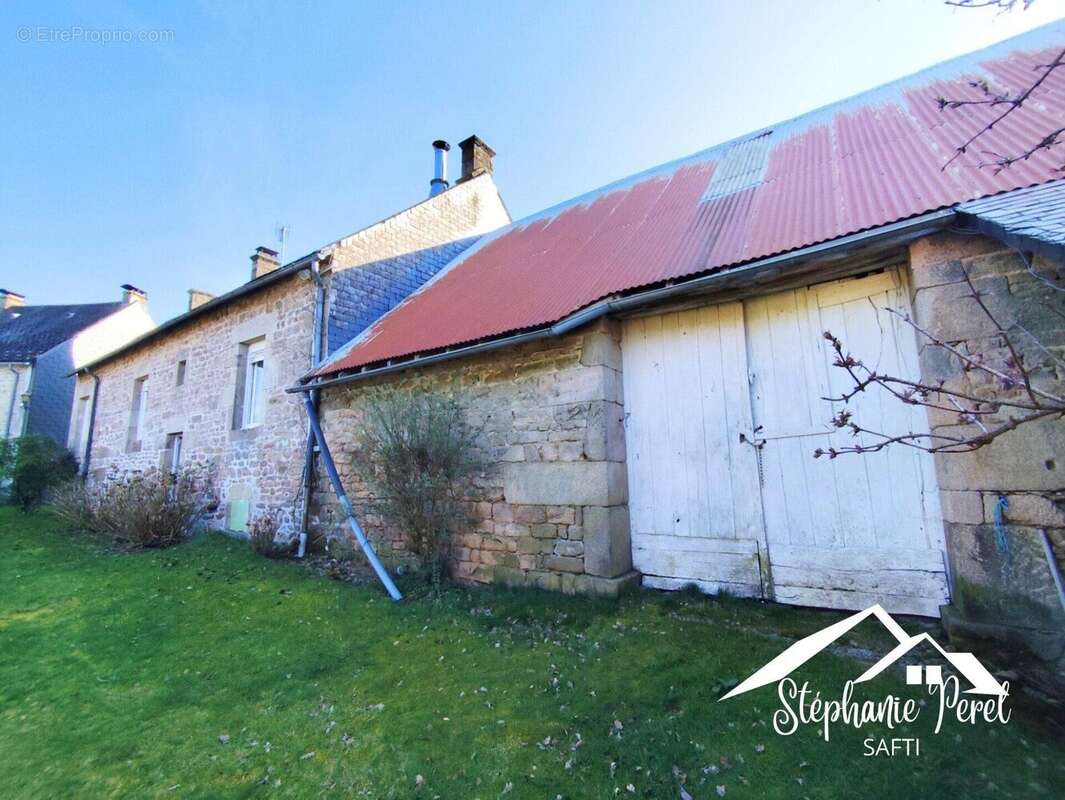 Photo 2 - Maison à PEYRELEVADE