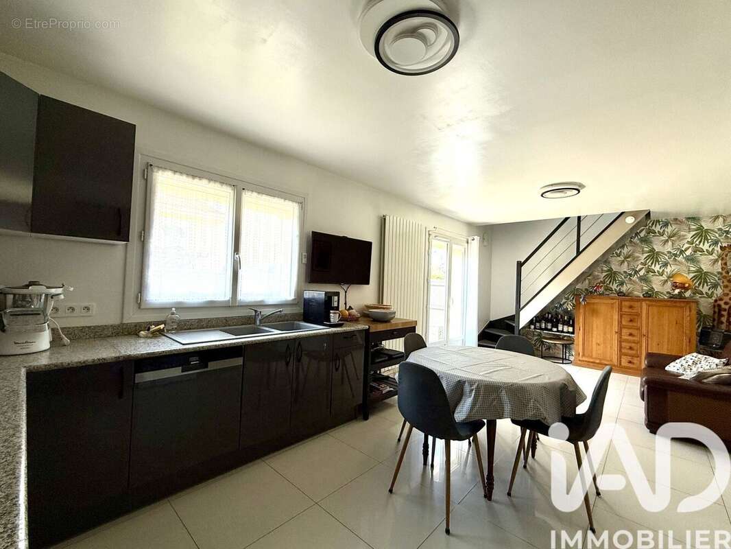Photo 2 - Maison à SUCY-EN-BRIE