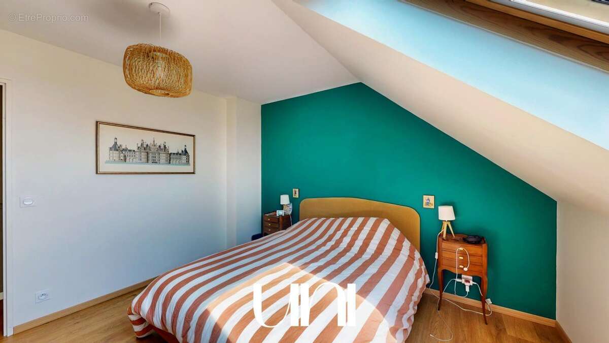 Appartement 5 pièces de 98 m2 avec caves, balcon, ascenseur et parkings - CAEN Saint-Gilles - photo 8