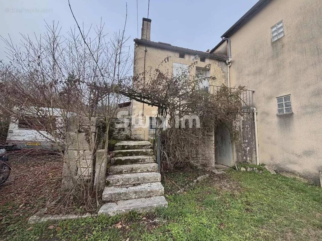 Maison à BIERRY-LES-BELLES-FONTAINES