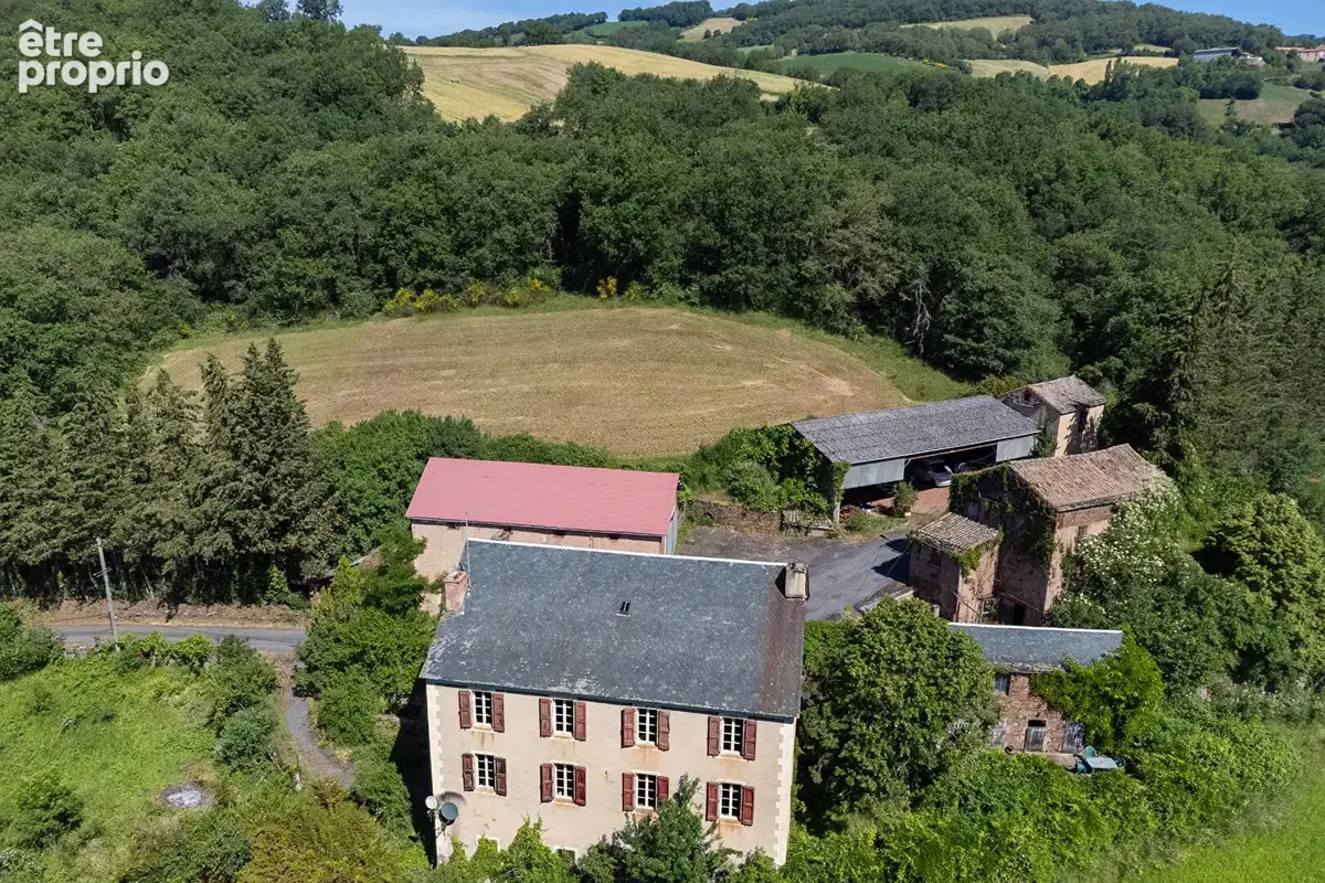 Hameau Privé en Sud-Aveyron : Un Domaine, Mille Possibilités - photo 2
