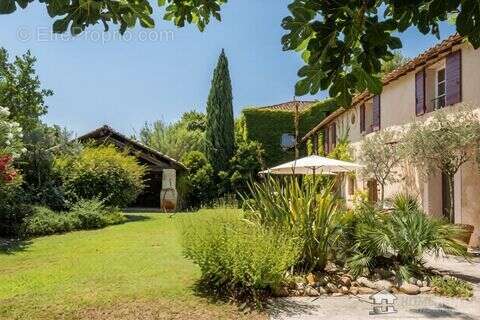 Maison 410 m² à Pernes-Les-Fontaines  - photo 2