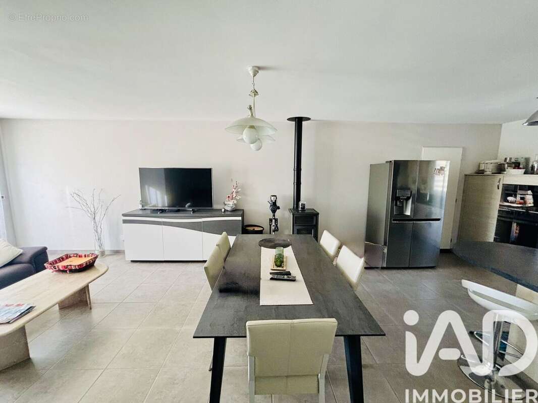 Photo 2 - Maison à SALERNES