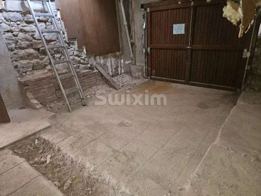 Maison à QUARRE-LES-TOMBES